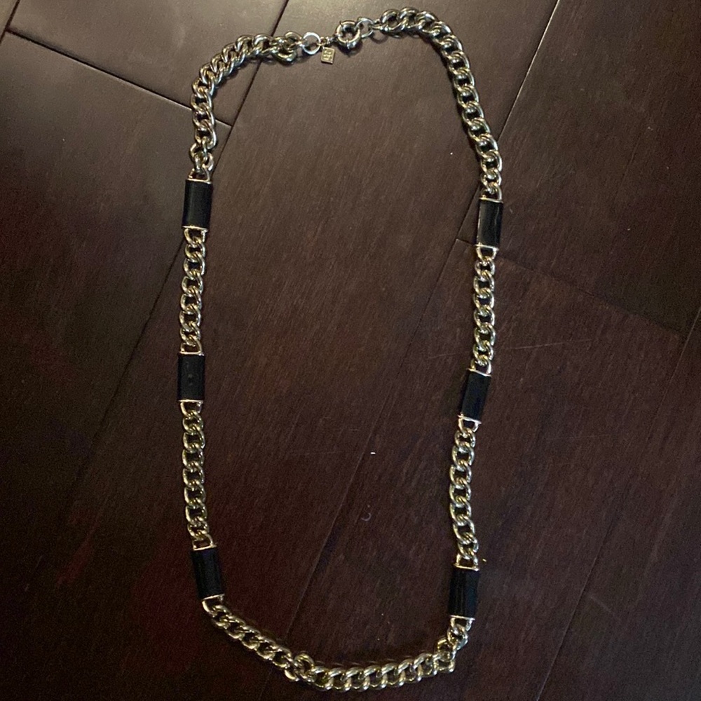 BR beautiful gold fashion 15” necklace with 6 black shiny lacquer accents